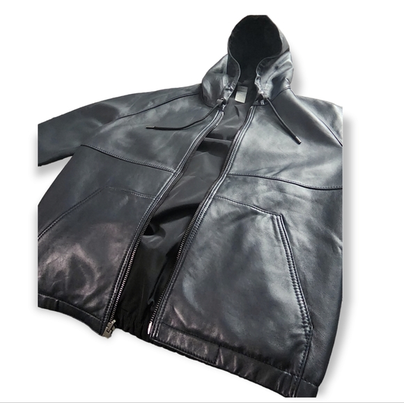 For MEN BRAND NEW COACH? IT IS A NEW LEATHER TRAINER JACKET. (MEDIUM) BLACK - Picture 6 of 8
